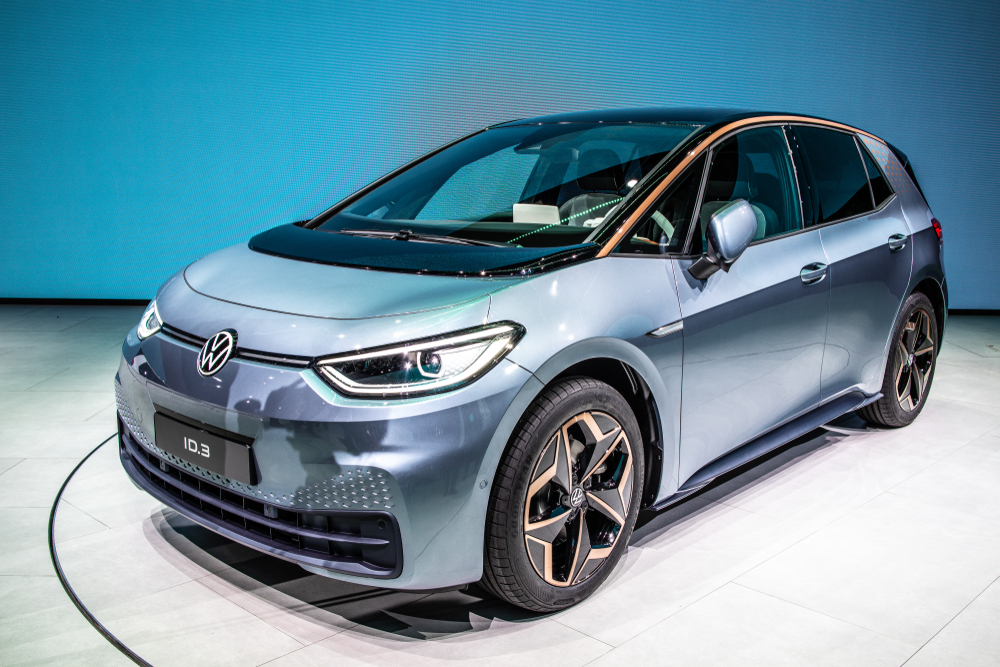 vw-id.3-zieht-an-tesla-in-deutschland-vorbei