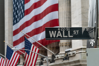 wall-street-feiert-hormus-öffnung-mit-kursfeuerwerk