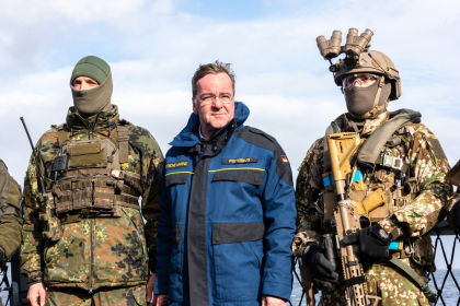 f126-aus-schickt-rheinmetall-aktie-auf-talfahrt