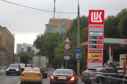 russlands-tankstellen-geraten-unter-druck